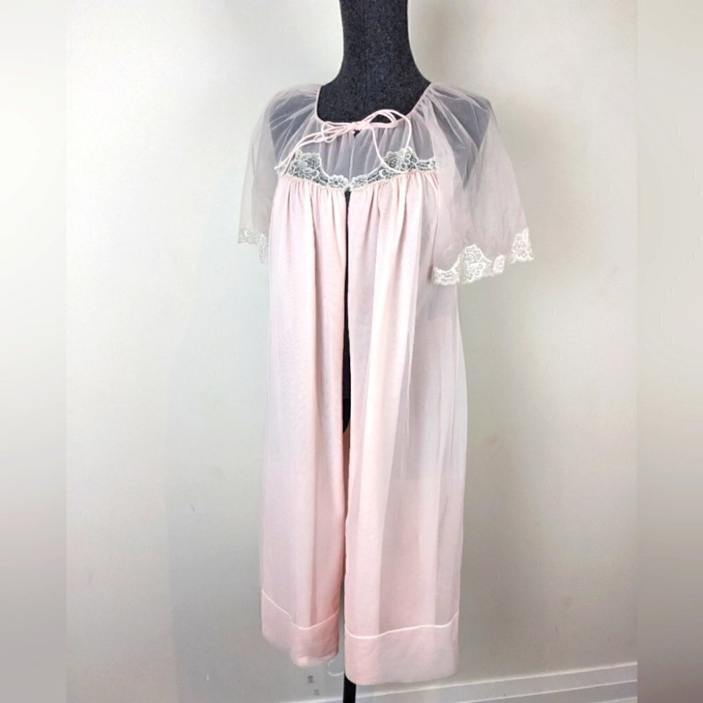 Vintage Pink Chiffon Peignoir nightie in pink